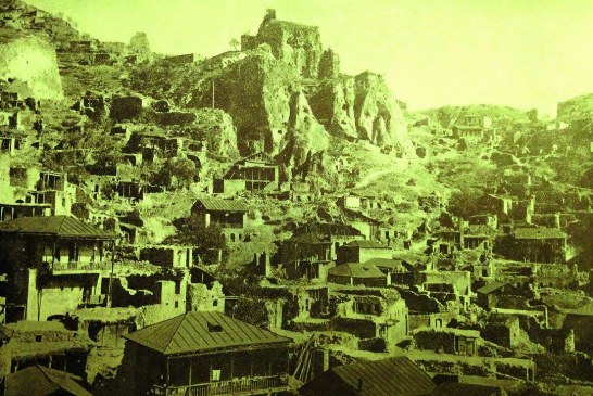 Առաքել վարդապետ Կոստանդյանց. «Արցախի պատմութիւն». «Ոմն աղքատ ինչպես մեծատուն դարձավ հրաշքով»…